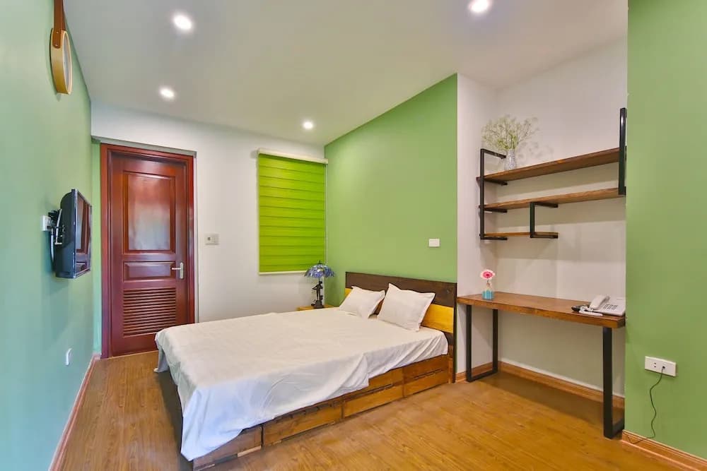 Lakeside House - Hanoi - photo 4