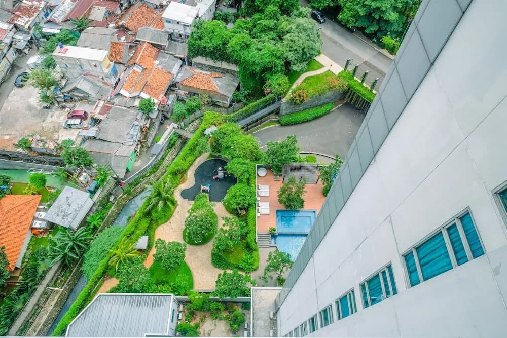 Spacious and Cozy 2BR Apartment Essence Dharmawangsa - photo 16