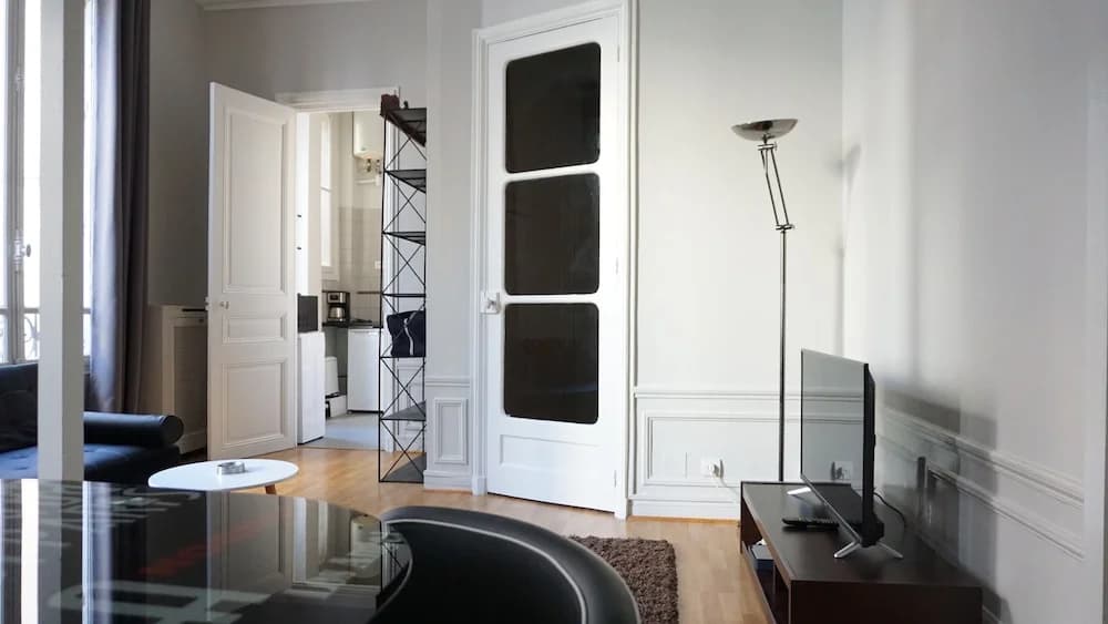 Victor Hugo - Studio - Paris 16 - main photo
