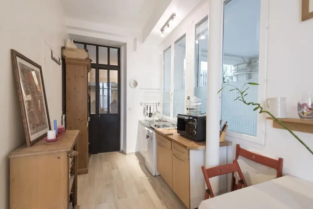 Characterful Bastille Hideaway - photo 10