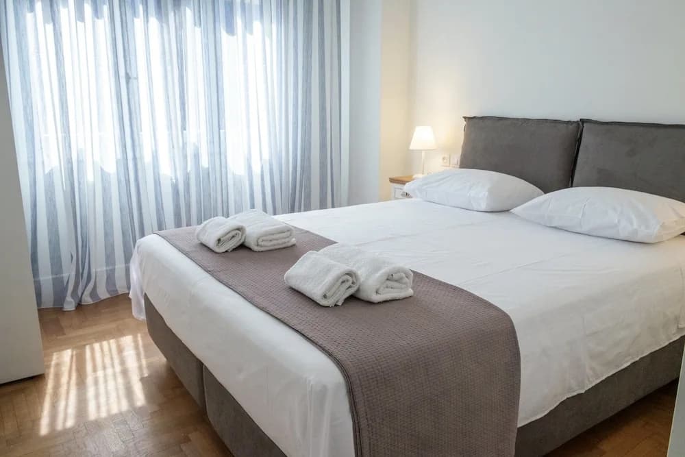 Elegant 2BD Apartment - main photo