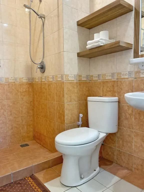Ravarine Suite Apartment - photo 18