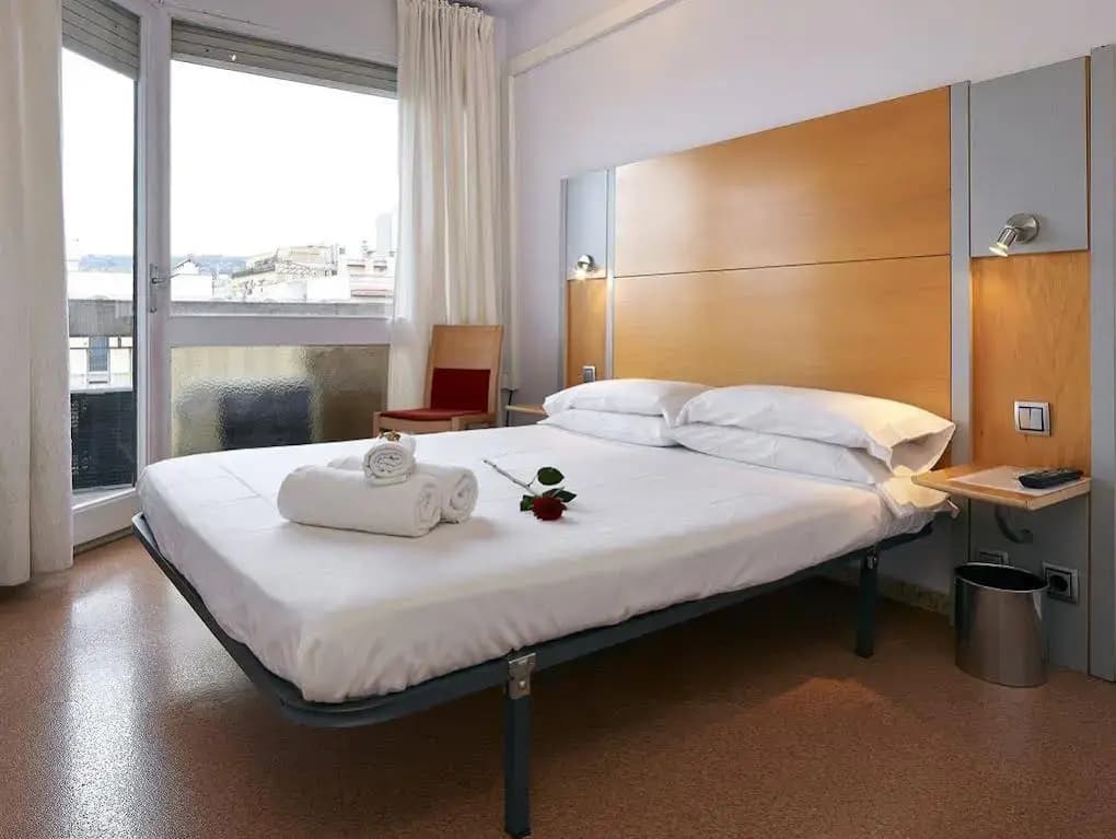 Plaza Spain Guest House - photo 4