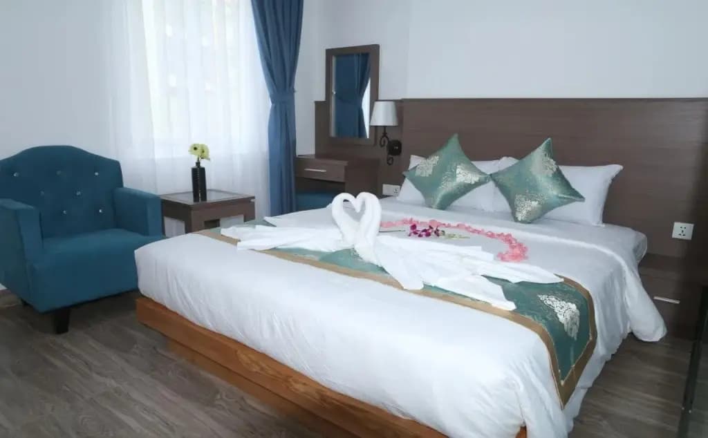 Gia Bao Ngoc Hotel by OYO Rooms - photo 2