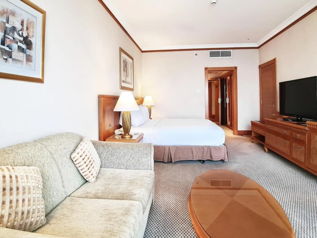 Corniche Hotel Sharjah - photo 4