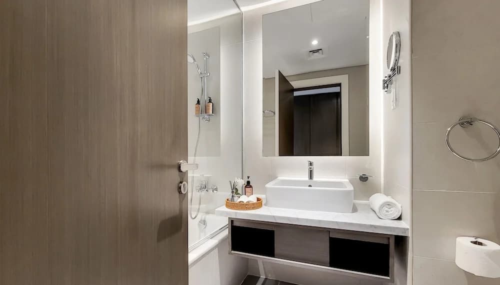 Manzil - 1BR in Business Bay w Burj & Canal Views - photo 6