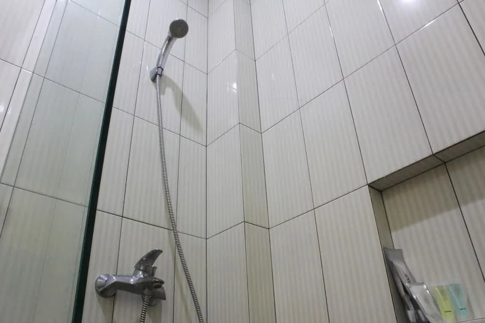 ZEN Rooms Kuningan Anggrek - photo 8