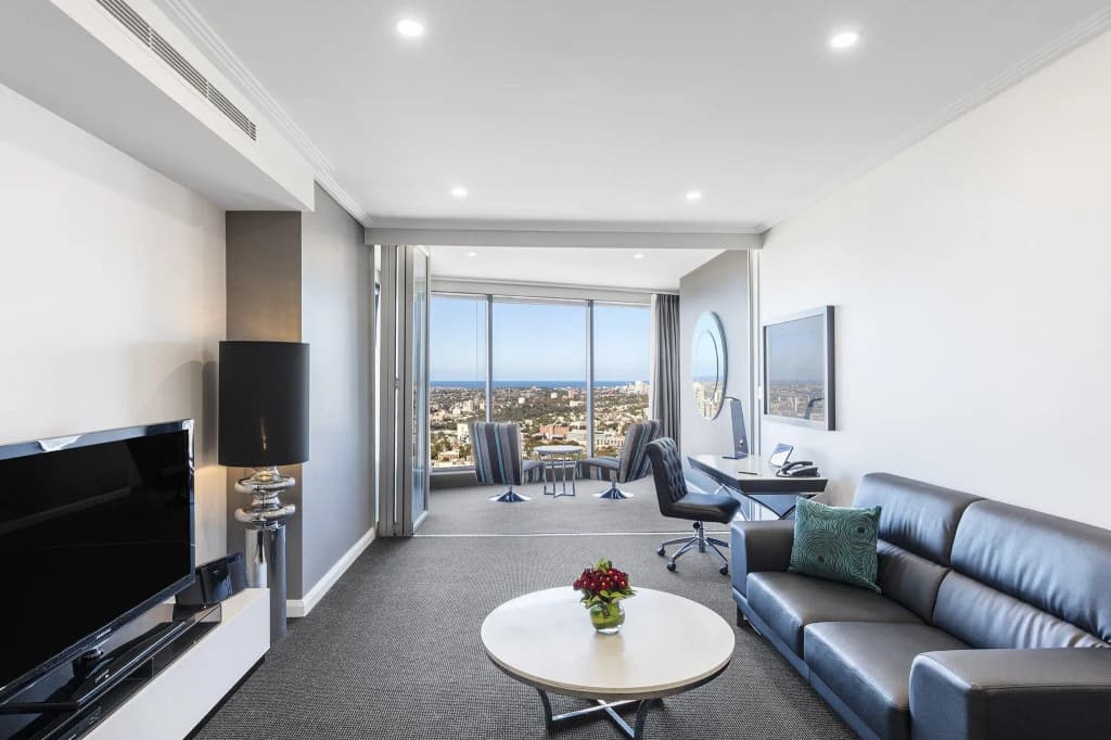Meriton Suites World Tower - photo 4