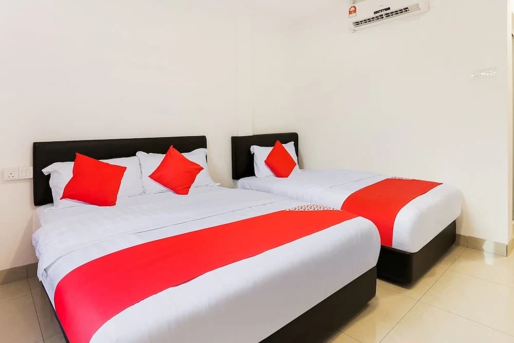 Rich Hotel by OYO Rooms - photo 2