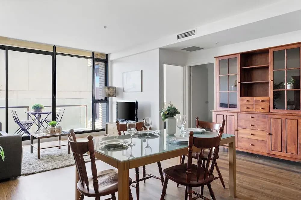 A Chic 2BR Apt Near Melbourne Uni, Free Parking - photo 4