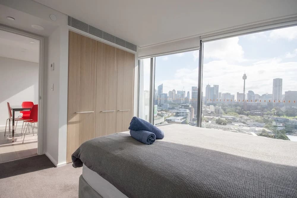 Modern 2 Bedroom Potts Point Apartment - photo 4