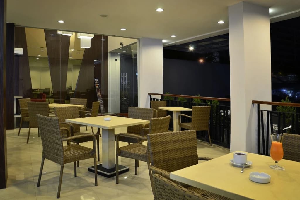 ZEN Rooms Grogol - photo 10