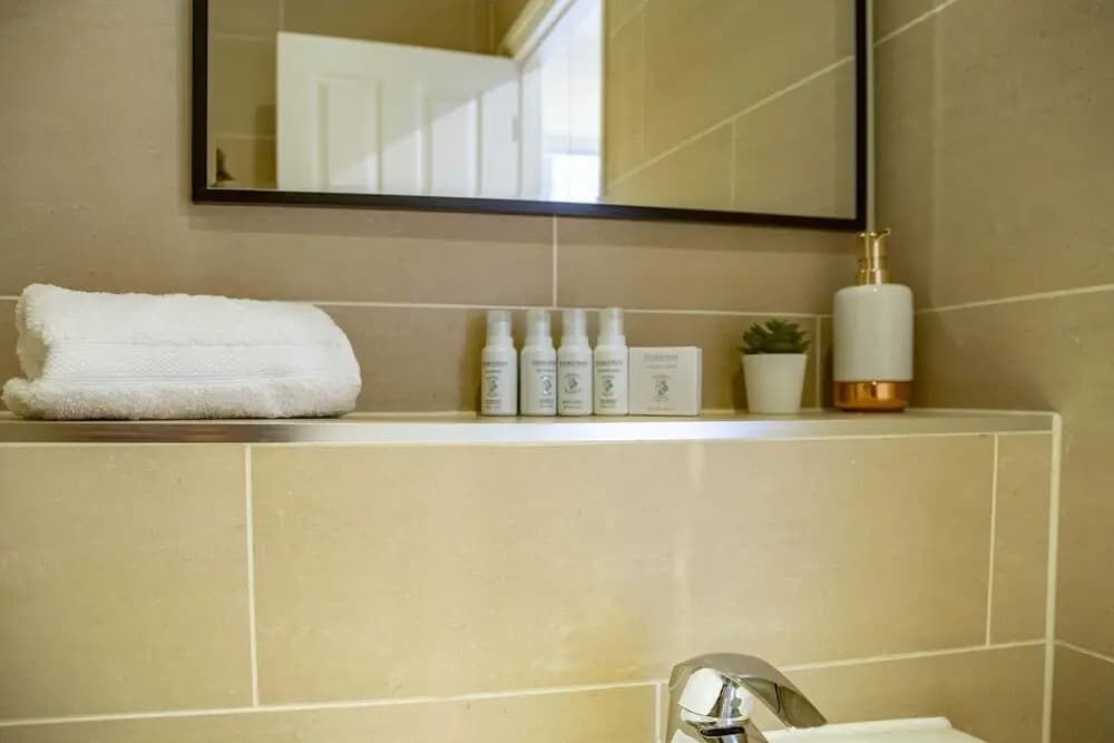 Charming Charing Cross Flat - photo 7