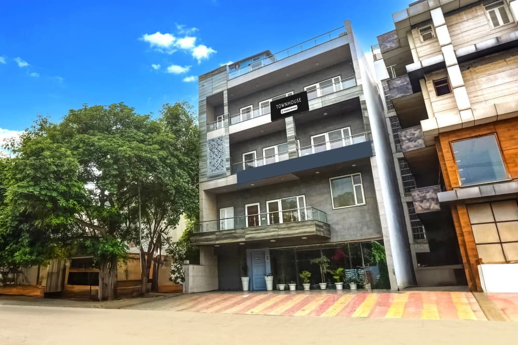 Super Townhouse Rohini Sector 23 - photo 21