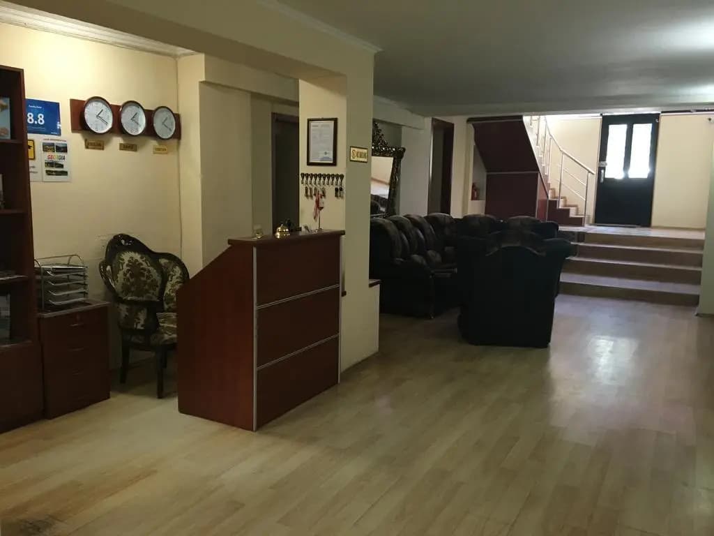 Paradise Hotel - main photo
