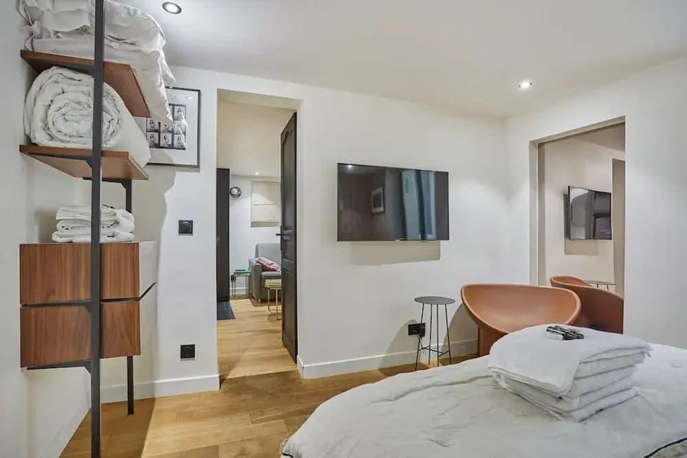 Charming Apartment Faubourg St Honore Madeleine - photo 3