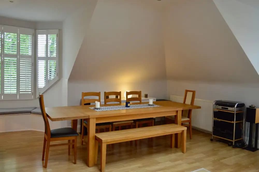Stunning Loft Flat With Garden - photo 10
