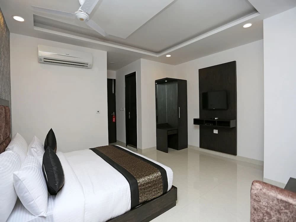 OYO 14769 Hotel Belmond - photo 4