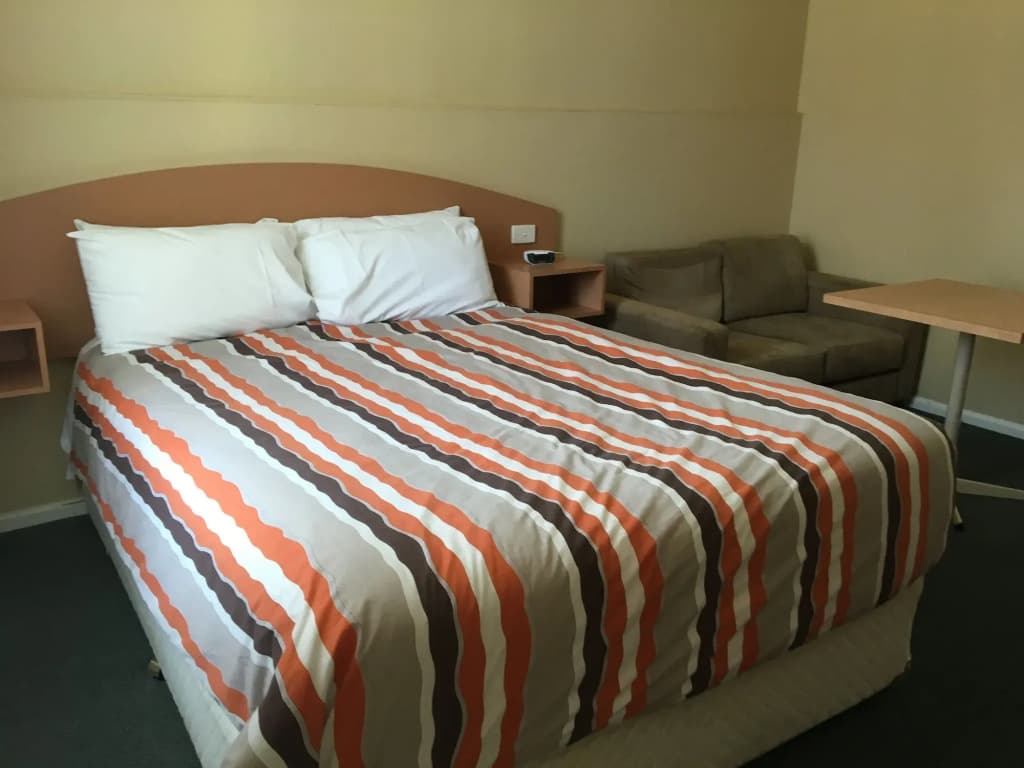 Parkville Motel - photo 6