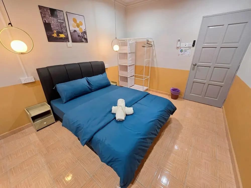Comfy Tok Sira Home Kuantan 5 BR - photo 5