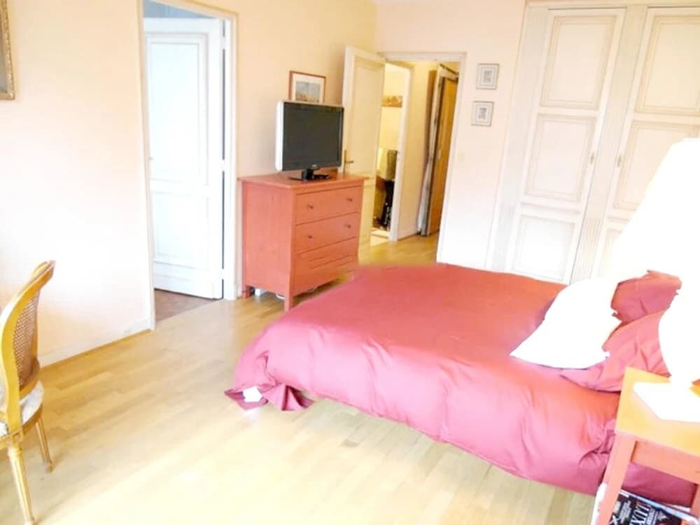 Apartment With one Bedroom in Paris, With Furnished Garden and Wifi - photo 11