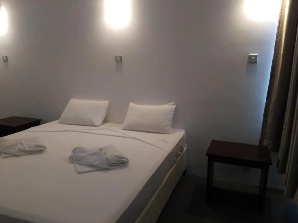 West Inn Colombo - photo 1