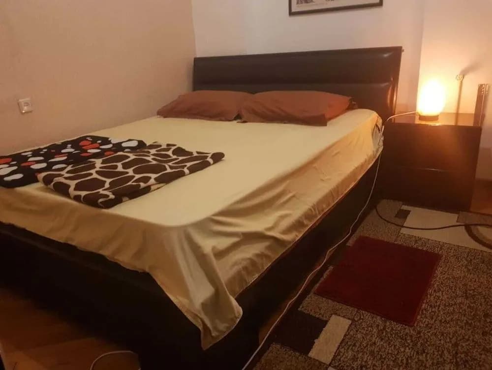 Taj Hostel - photo 2