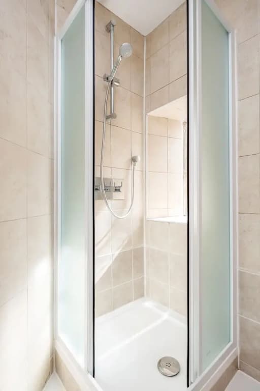 Great Mayfair Apartment - Sleeps 6 - photo 9