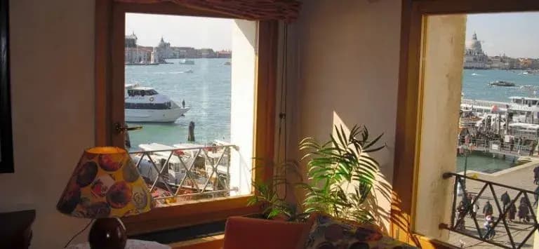 San Simeon Apartments - photo 8