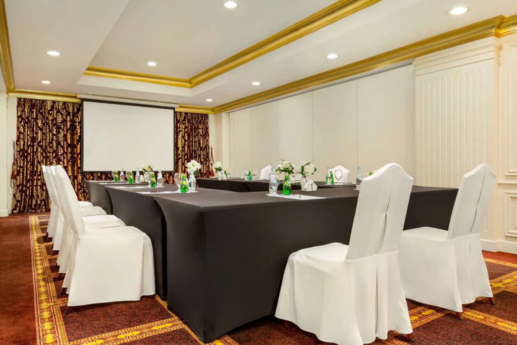 Grand Regency Doha, Trademark Collection by Wyndham - photo 29