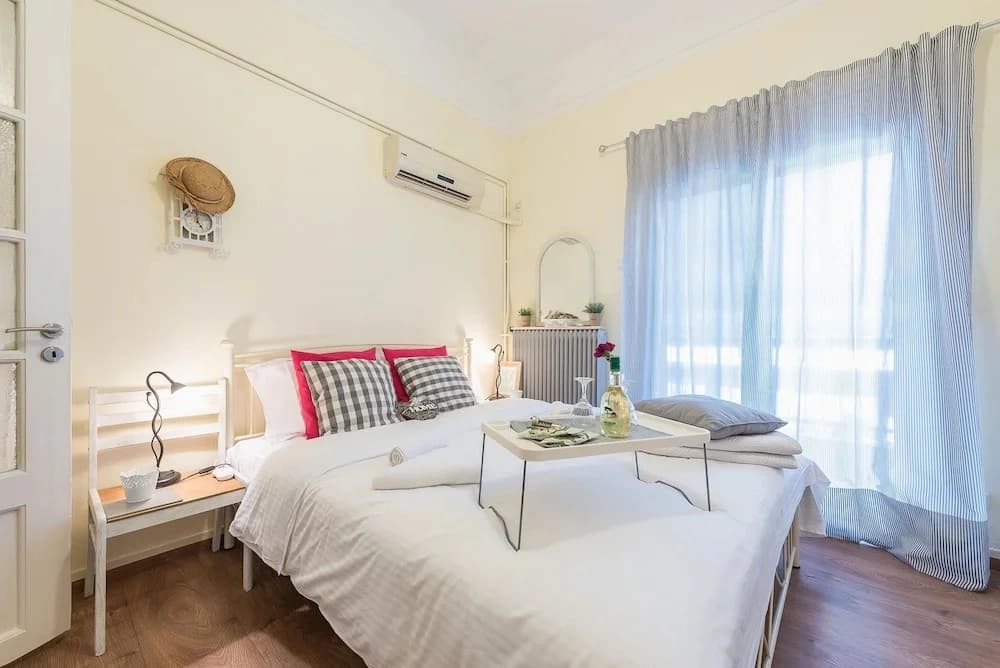 Stylish 1BR Retreat in Central Athens - photo 5