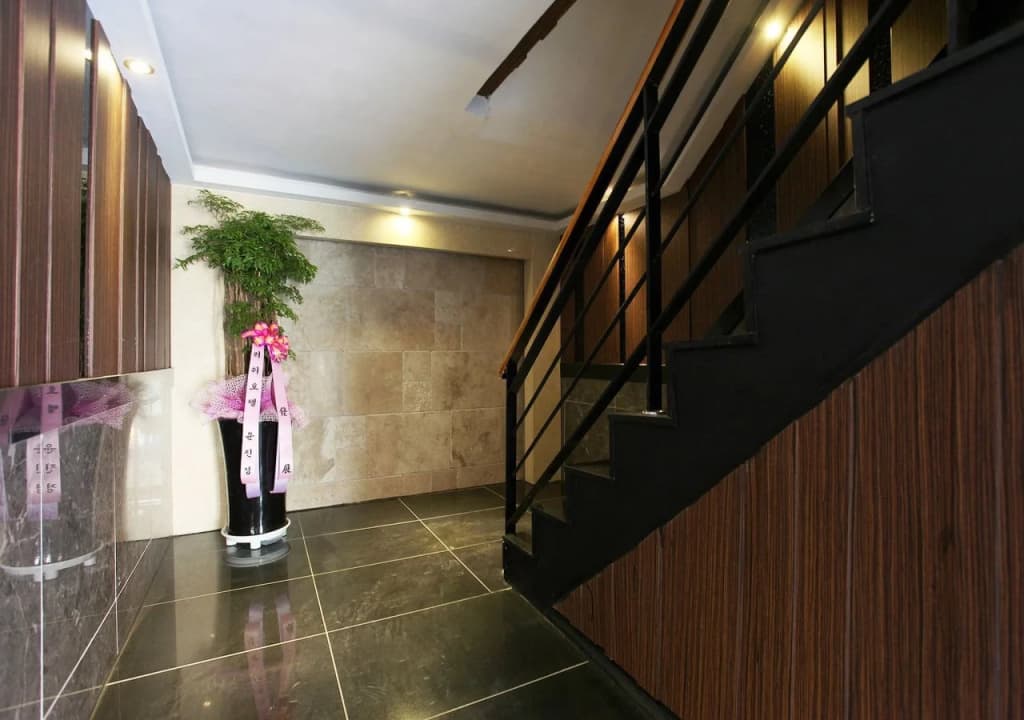 Free Hotel - main photo