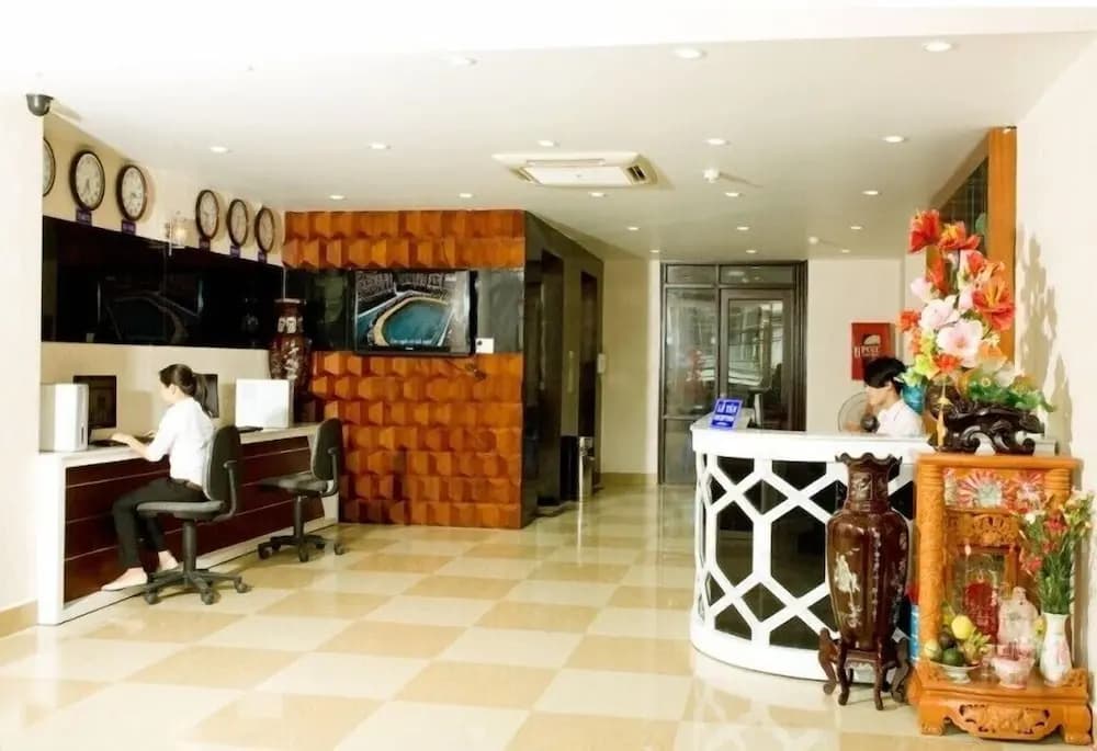Ngoc Hong Hotel - photo 2