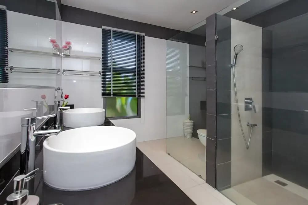 Modern 4BR Pool Villa Virginie Naiharn - photo 26