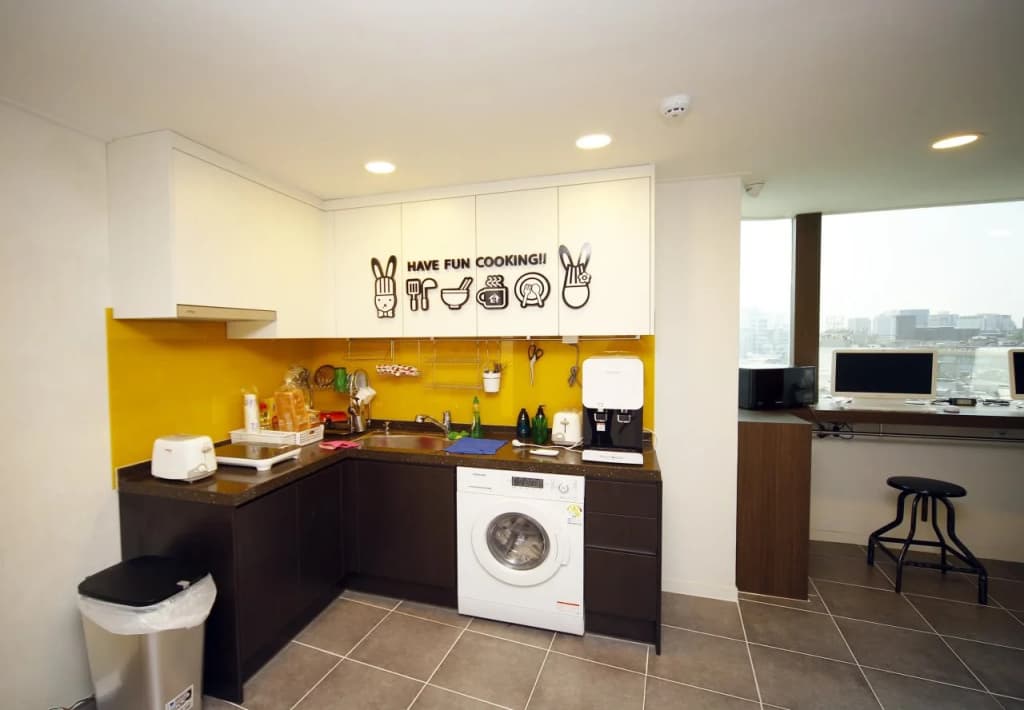 24 Guesthouse Sinchon Avenue - photo 16