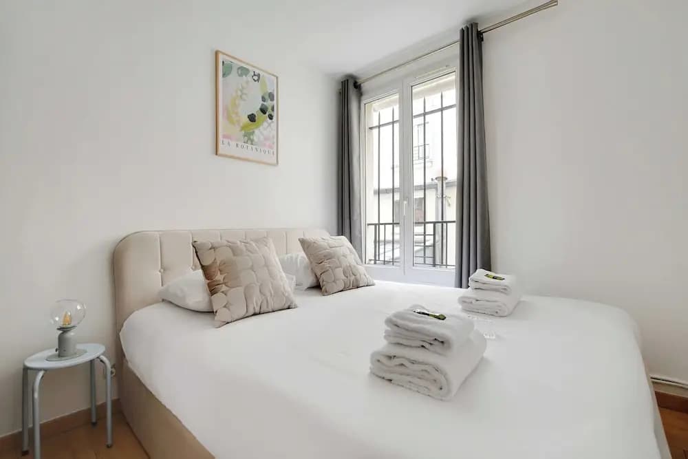Urban Chic Apartment in Central Paris - photo 4