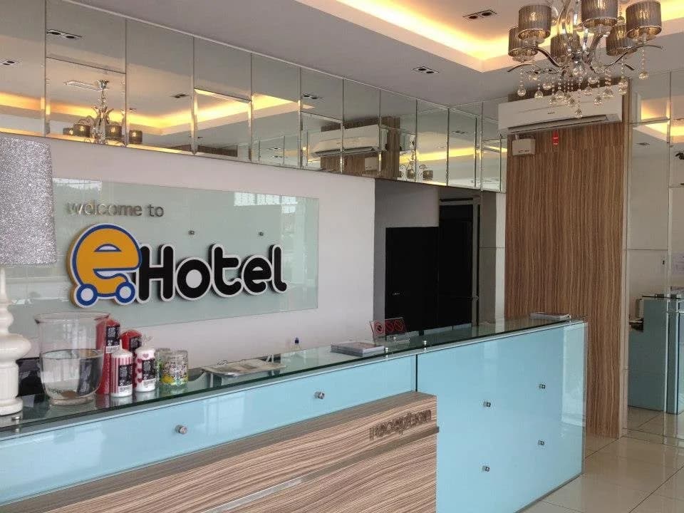 Coastline Hotel - photo 4