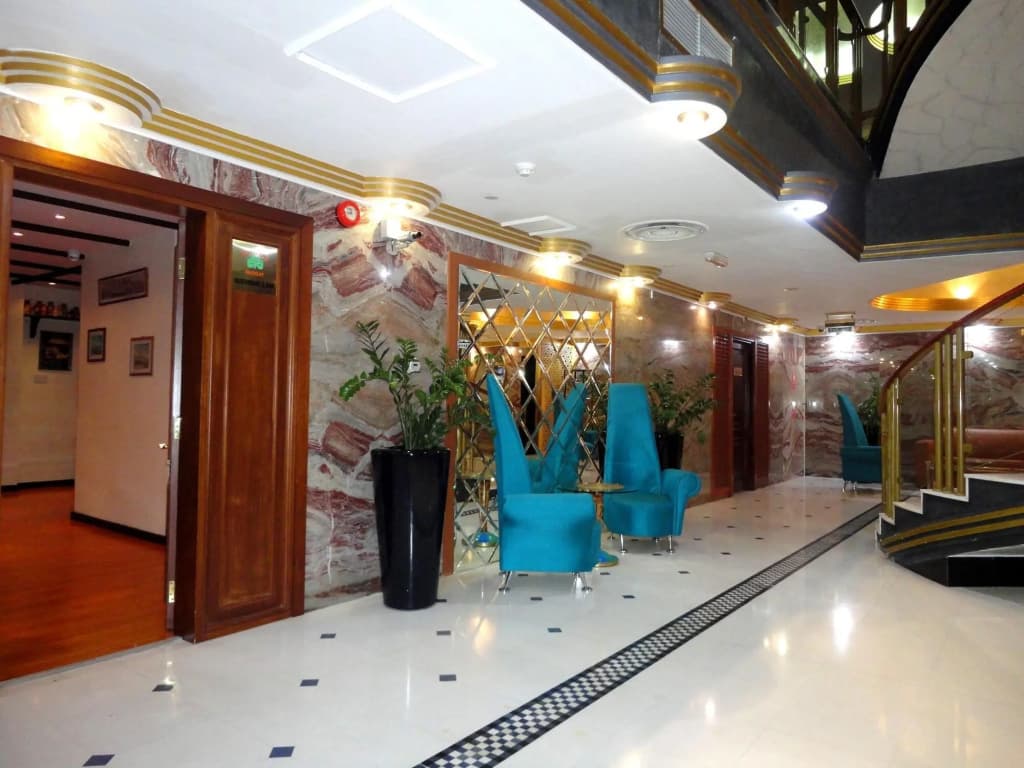 Beach Bay Hotel - photo 2