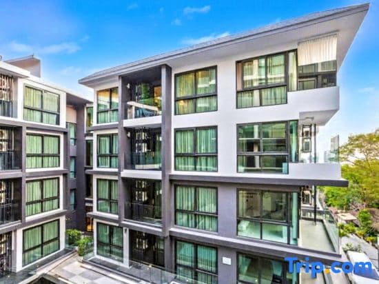 B507 - Top Floor 1 Bedroom Serviced Apartment Pool View with Bath Tub at Ao Nang - photo 1
