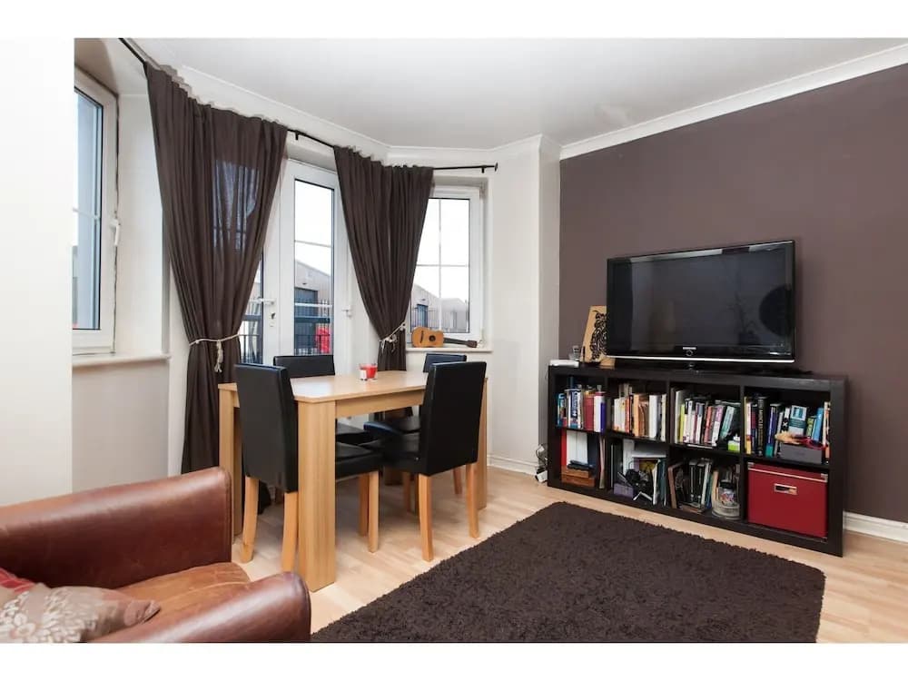 Cozy, Complete Flat for 4 in Leith - photo 10