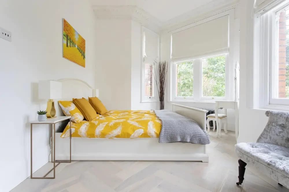 London Apartment- 4 Bedrooms-garden and Parking - photo 5