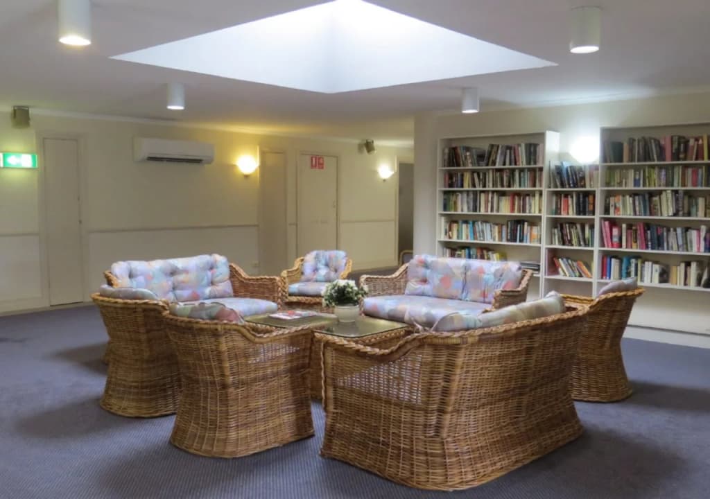 Wahroonga Waldorf Apartments Sydney - photo 22