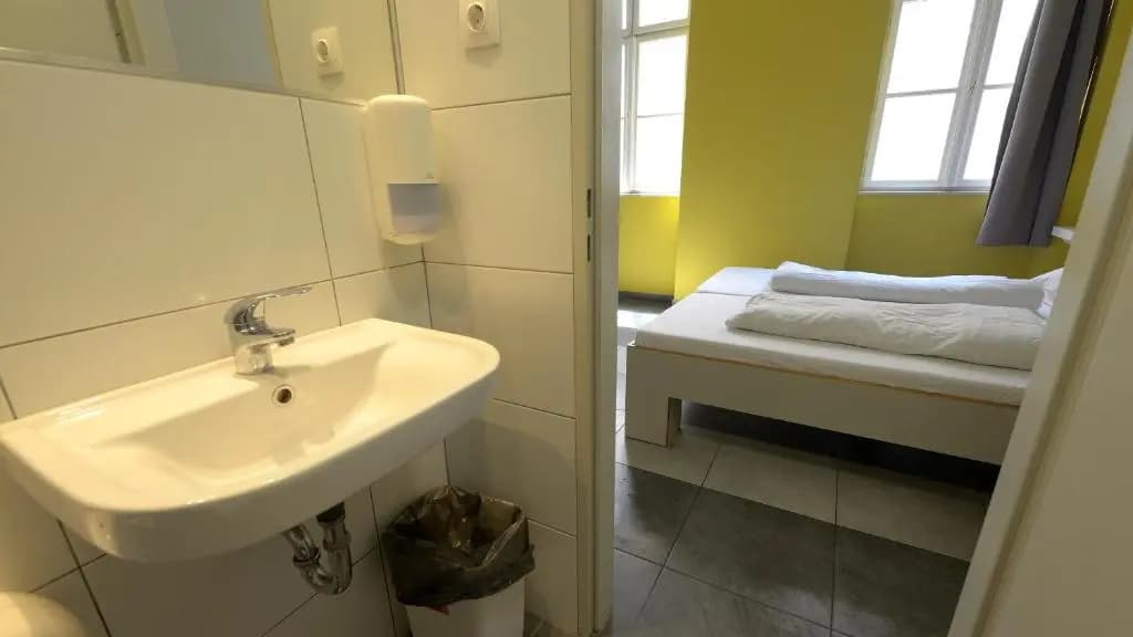 The Hive Party Hostel - photo 6