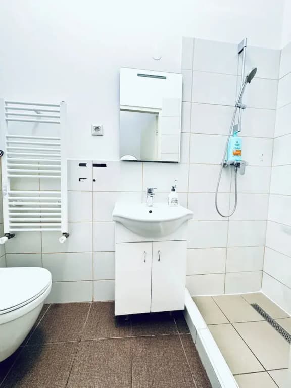 Affordable Studio Apt Near Ottakring - photo 9