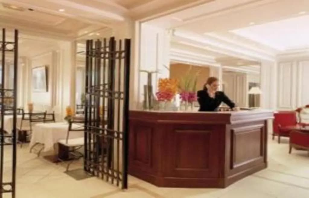 Hôtel Suites Unic Renoir Saint Germain - photo 2