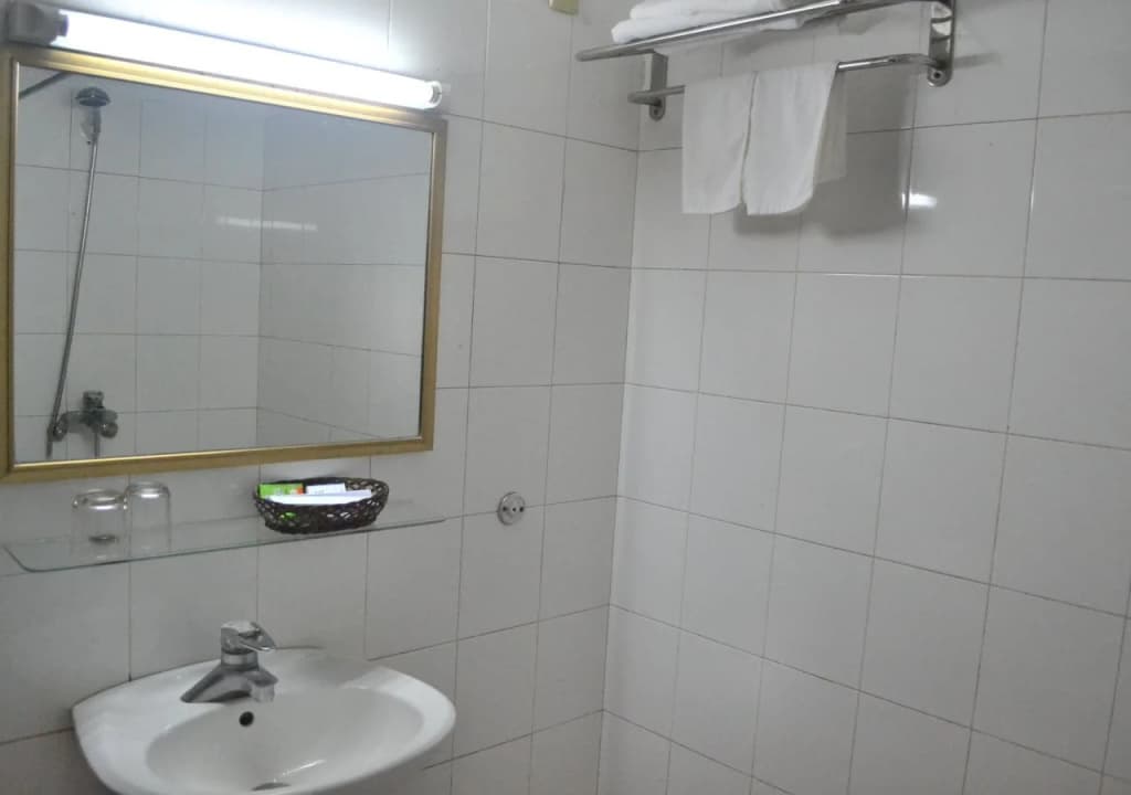 Bien Dong Hotel Halong - photo 9