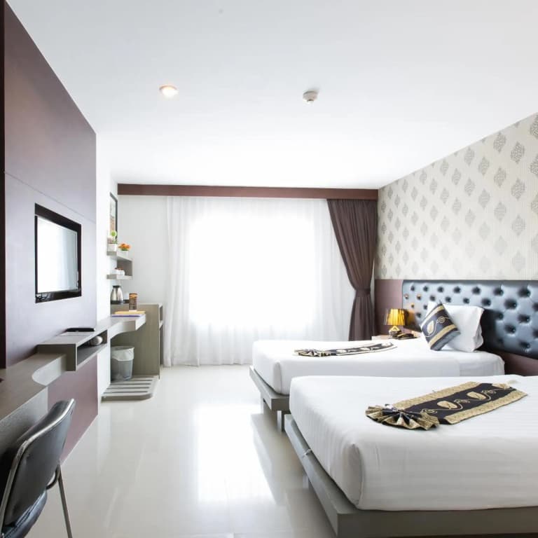 Hemingways Silk Hotel - photo 33