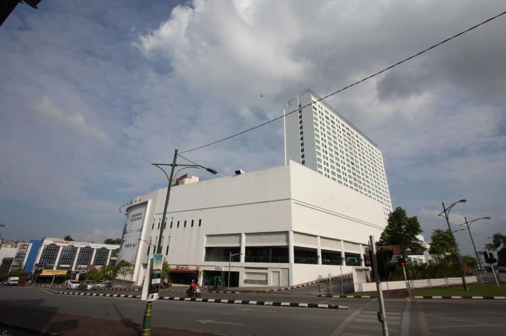 Place2Stay - Opposite Hilton - main photo