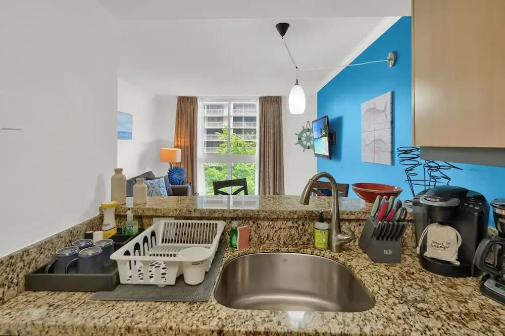 Relaxing Condo with Free Parking - photo 20