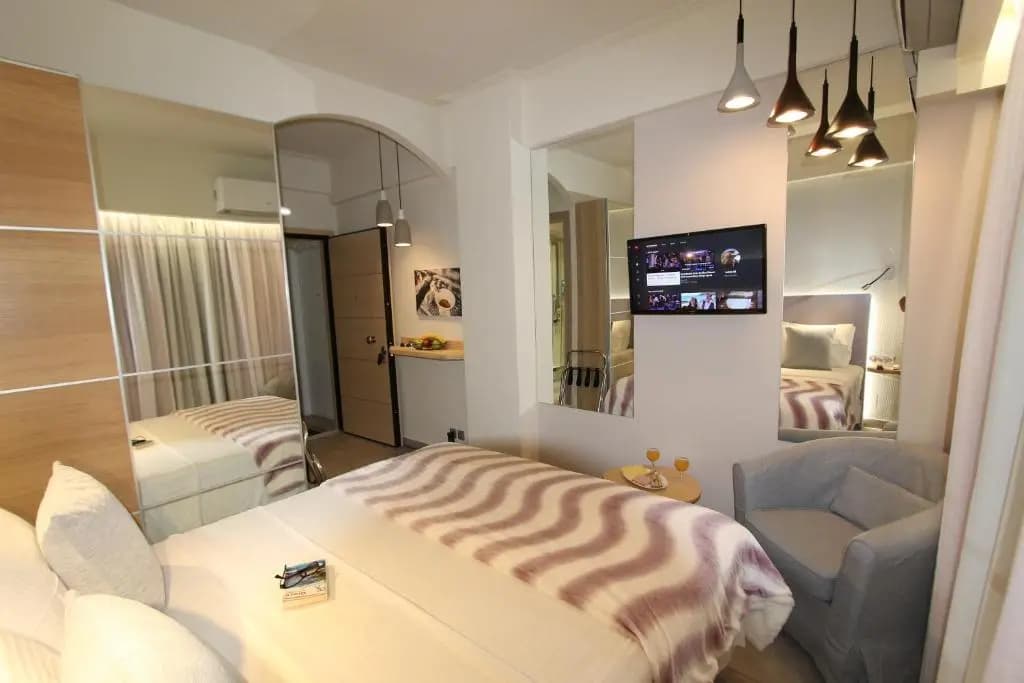 Aiolos Apartments Ermou 64 4th Floor - photo 3